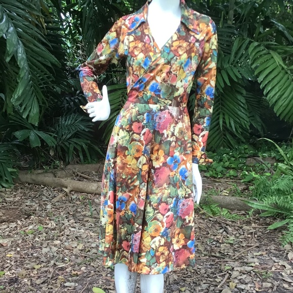 Vintage 70s wrap around Dress - Picture 8 of 8